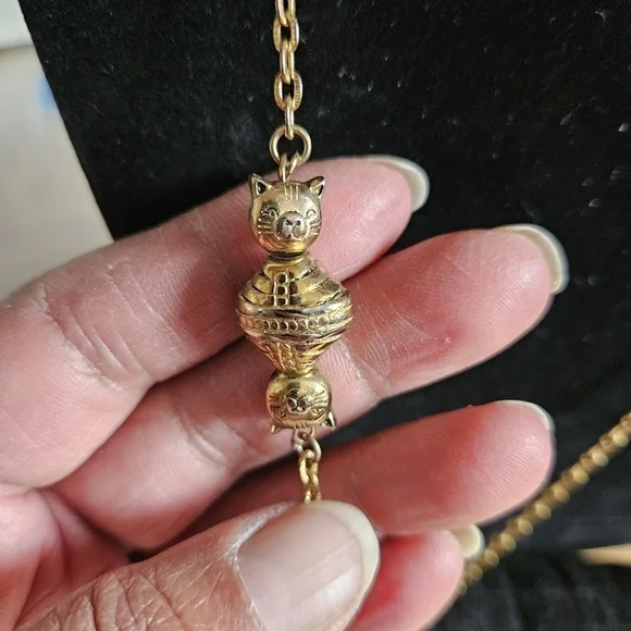 Gold-tone Long Chain 3-Cat Pendant Necklace - Picture 4 of 6